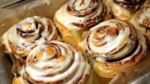 When Cinnamon Rolls Call: A Food Story on Craving Memories